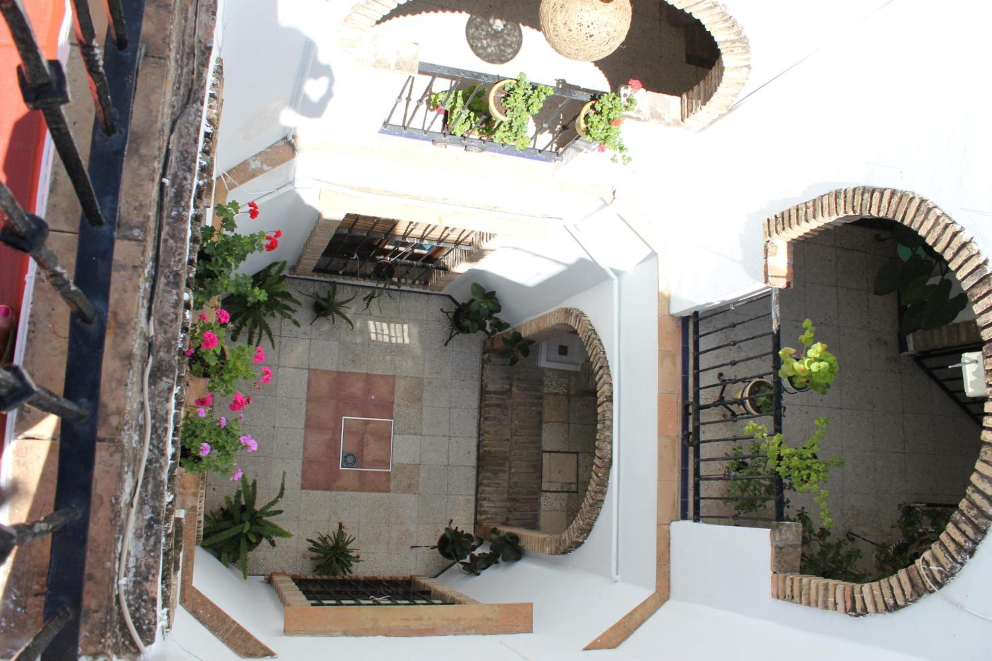 Pension La Montorena Seville Exterior photo