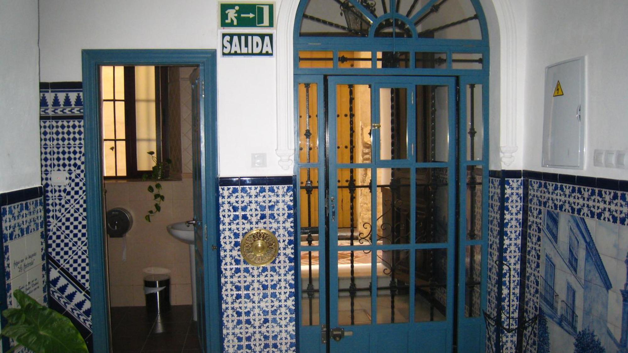 Pension La Montorena Seville Exterior photo
