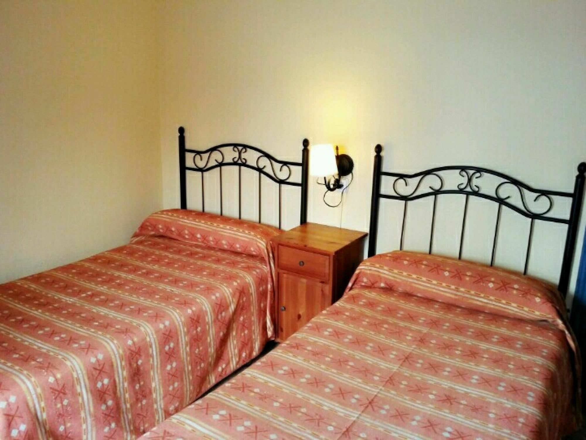Pension La Montorena Seville Exterior photo